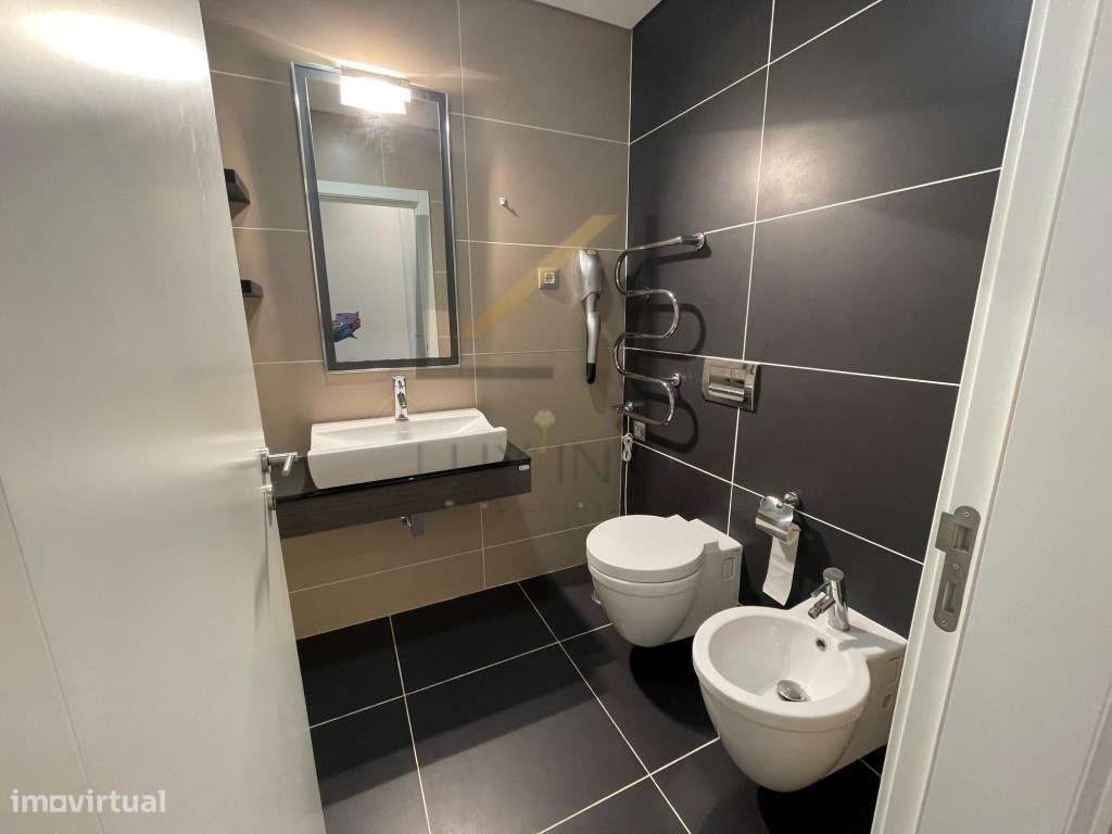 Apartamento T1, com varanda ampla e vista mar em Setúbal-23