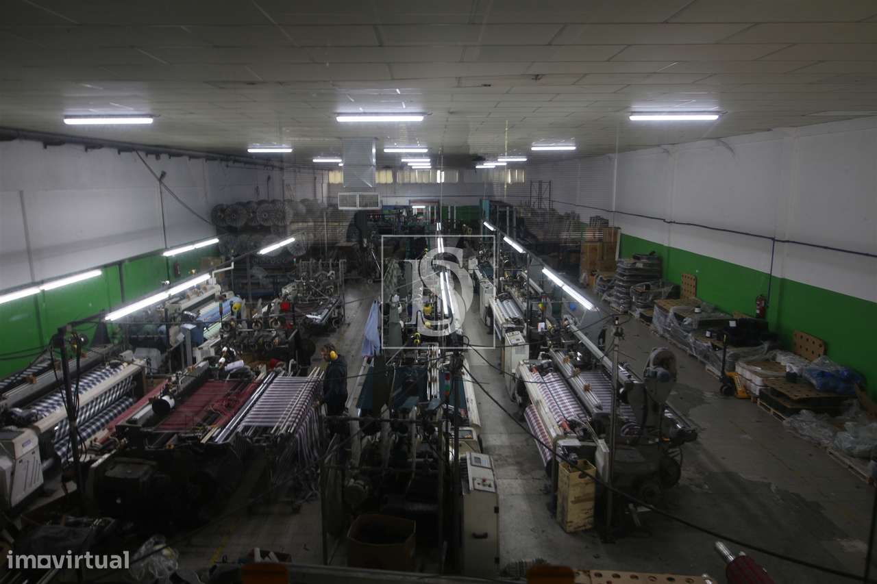 Fábrica/Indústria  Venda em Oliveira (Santa Maria),Vila Nova de Famali-4