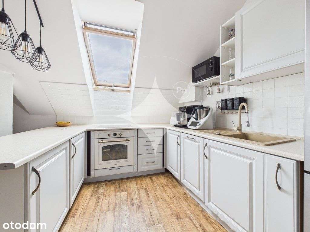 Dwupoziomowe mieszkanie na Starówce z piwnicą-2