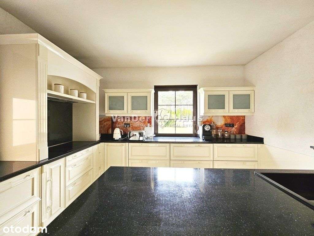 Dom w stylu hiszpańskim, duża działka, sauna-5