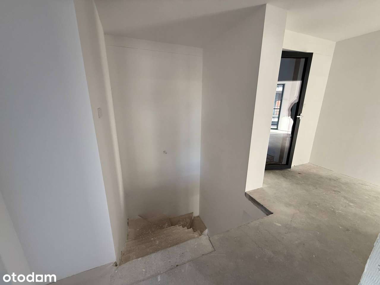 Dwupoziomowe mieszkanie z ogródkiem o powierzchni 320 m²+ garaż gratis-9