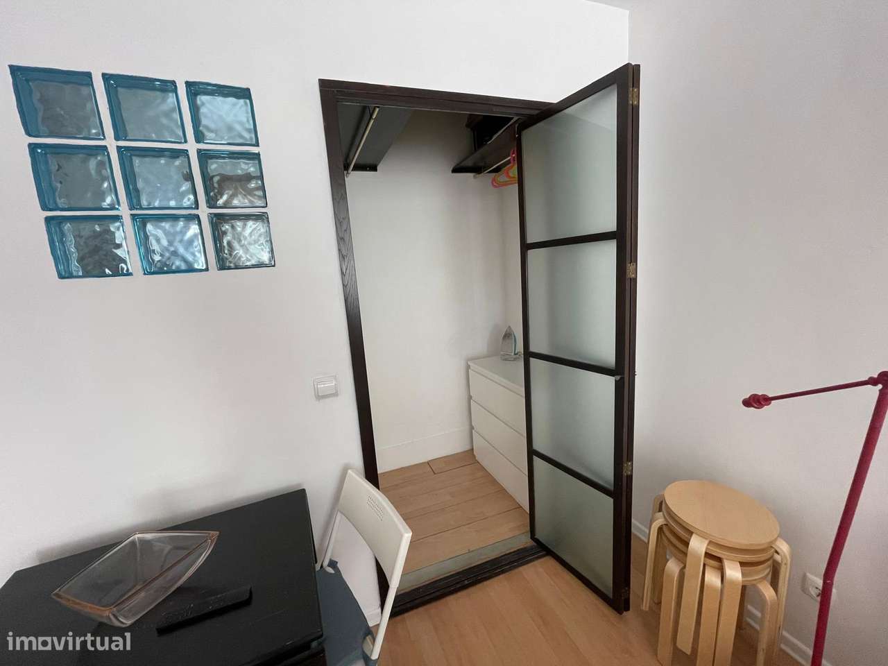 T1 na Graça, Lisboa, com design e luminoso - Grande imagem: 4/17