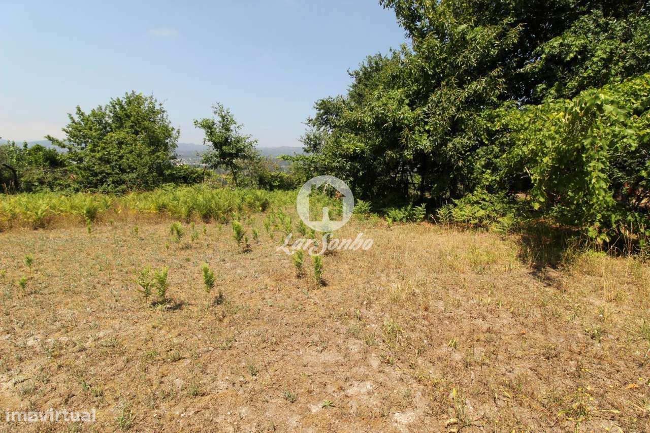 Terreno de construção com 1.815m2 em Serafão, Fafe-5