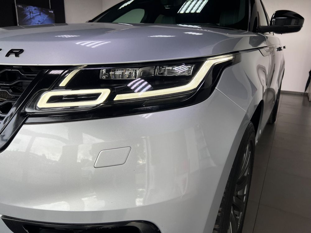Land-Rover Range-Rover-Velar