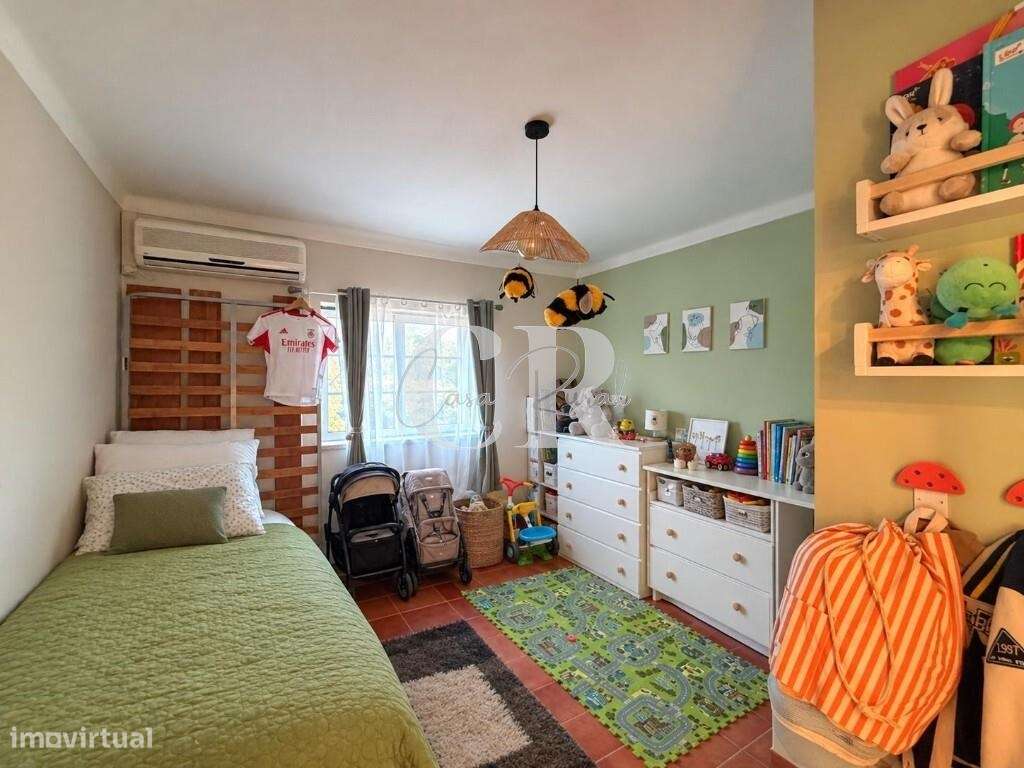 Moradia em pedra com 4 quartos, logradouro e terreno agrícola-8