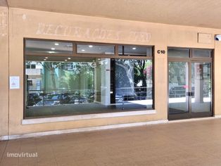 Arrenda-se loja na Av. 25 de Abril nº 722, Edifício Sol de Cascais. - Grande imagem: 3/20