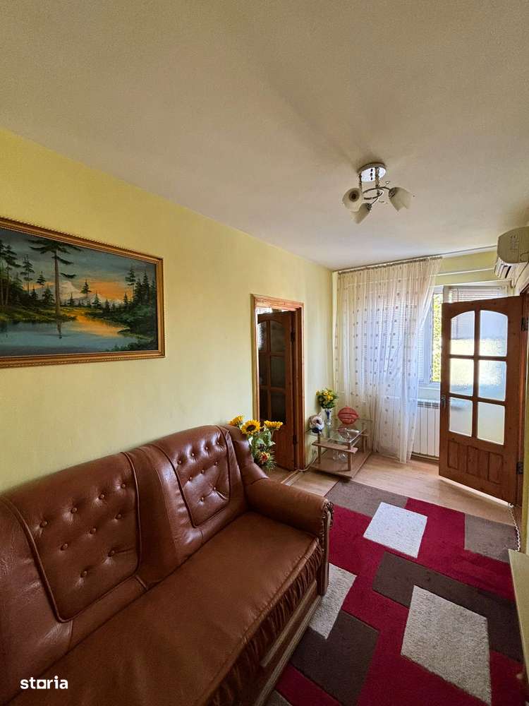 Apartament cu 3 camere in zona Podu Ros -Restaurant Cotnari - Imagine principală: 5/6