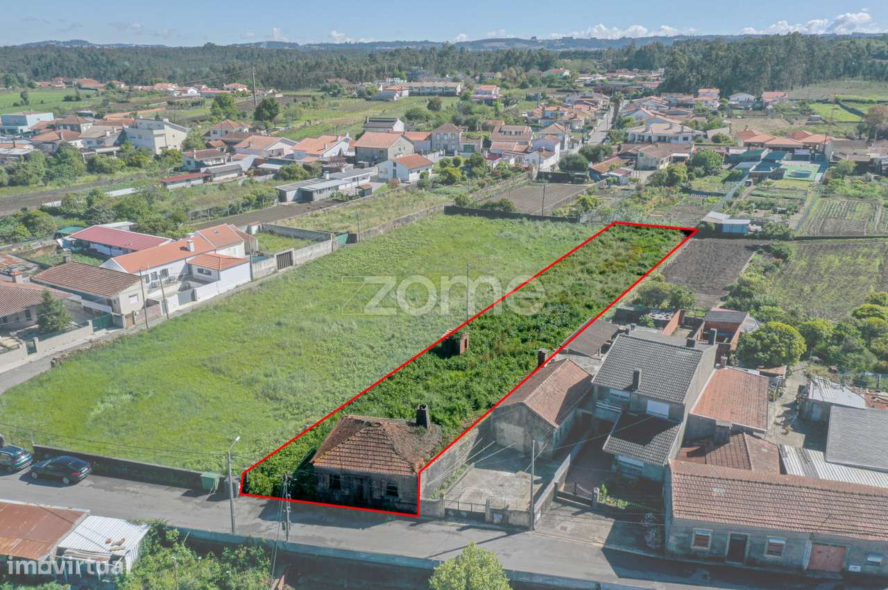 Moradia Com Terreno Para Reconstrucao Em Arada Ovar