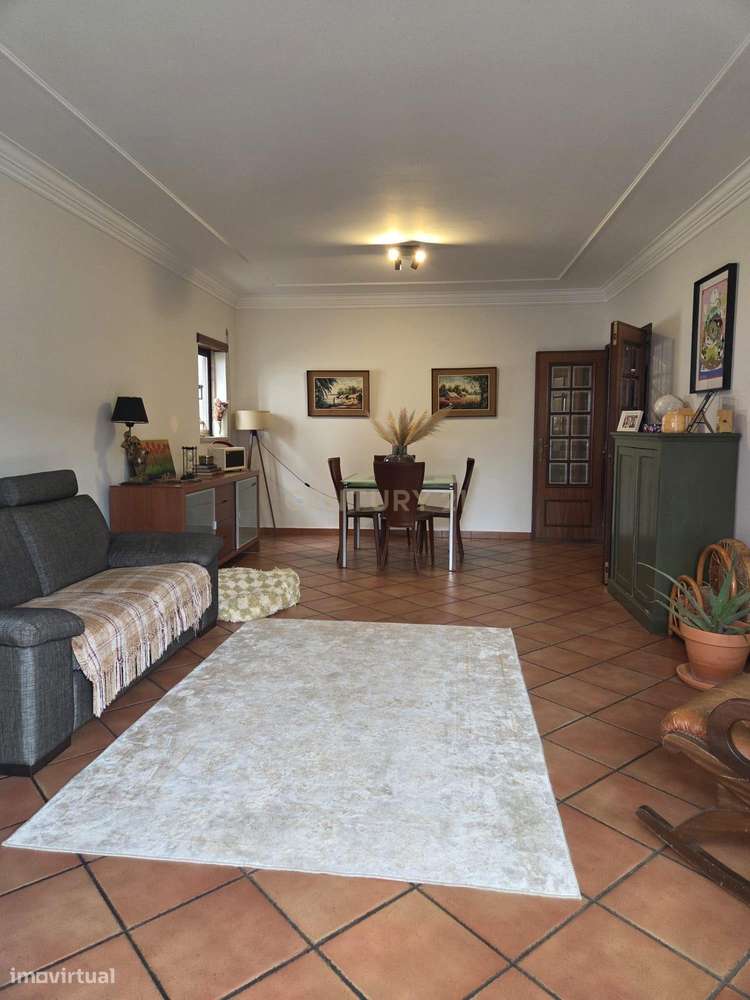 Apartamento T2 com boas áreas e garagem em São Domingos de Rana - Grande imagem: 5/13