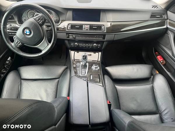 BMW Seria 5 530d xDrive Luxury Line - 11