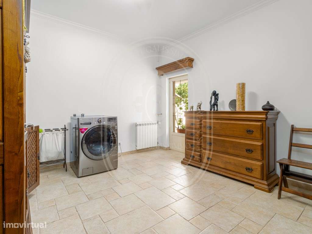 Moradia de Luxo T4+2, Remodelada, Mobilada, Piscina, Salão de Jogos...-28