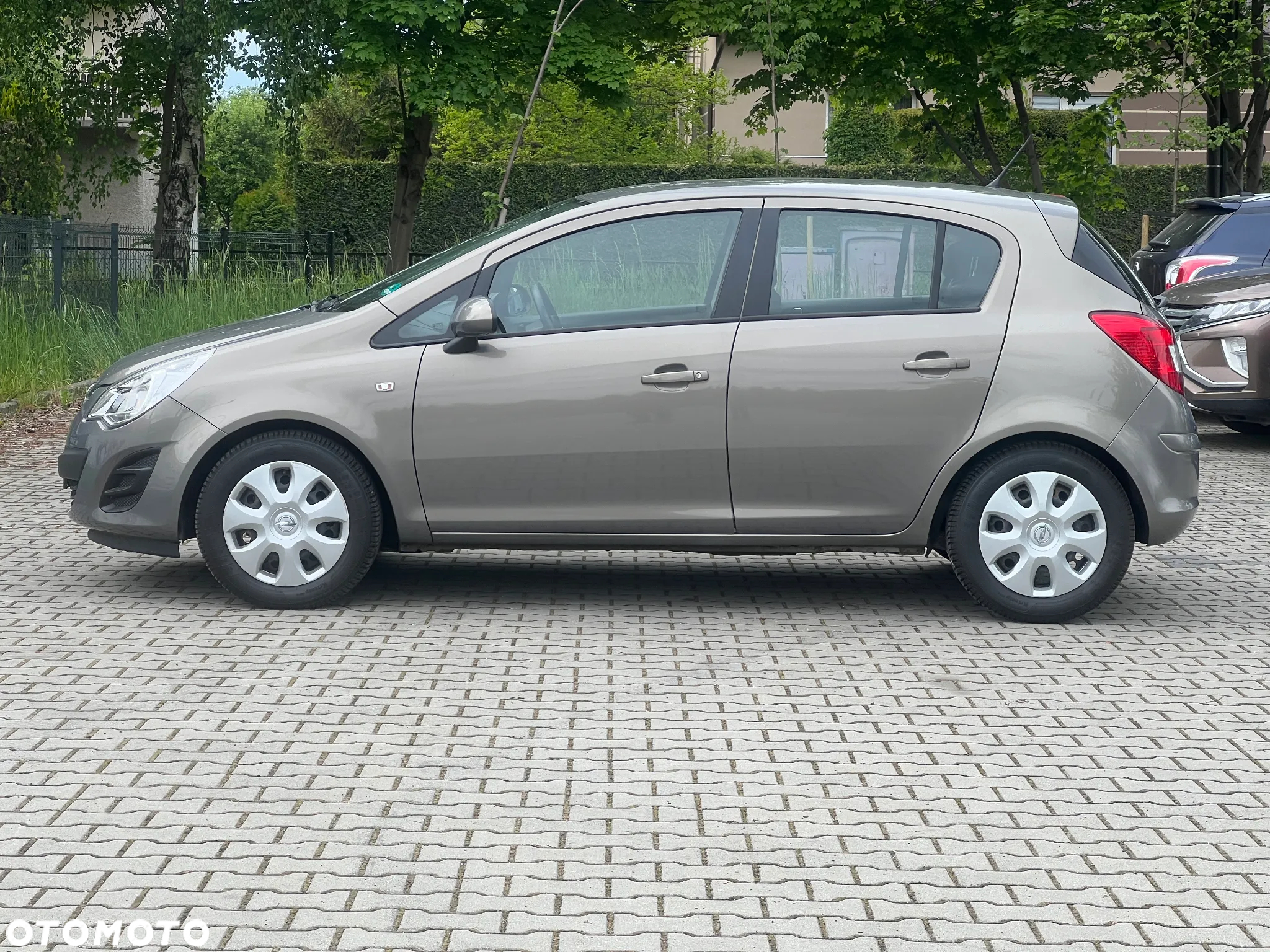 Opel Corsa 1.2 16V Edition / Active - 4