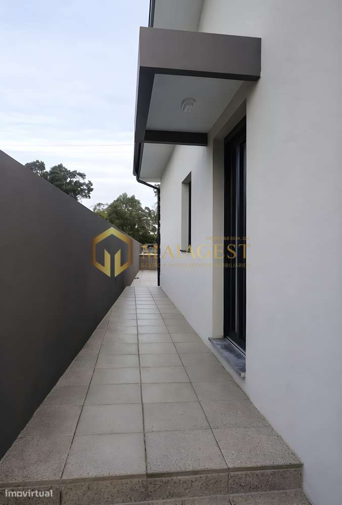 Moradia T3 totalmente restaurada com excelente espaço exterior - Grande imagem: 5/8