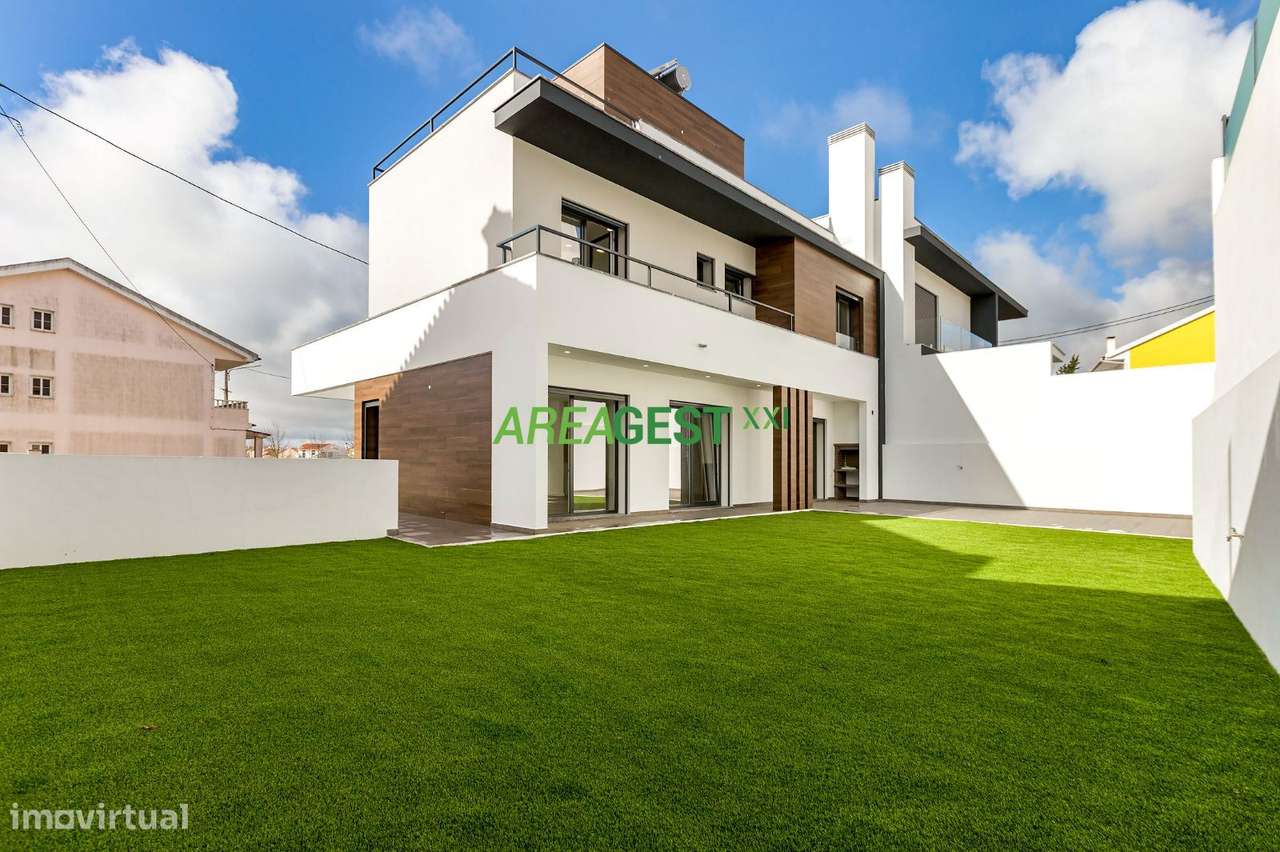 Moradia V4+1 no Casal Novo, Caneças-22