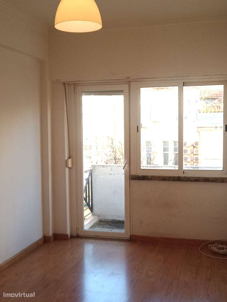 Apartamento T2 nas Avenidas Novas - Grande imagem: 4/17