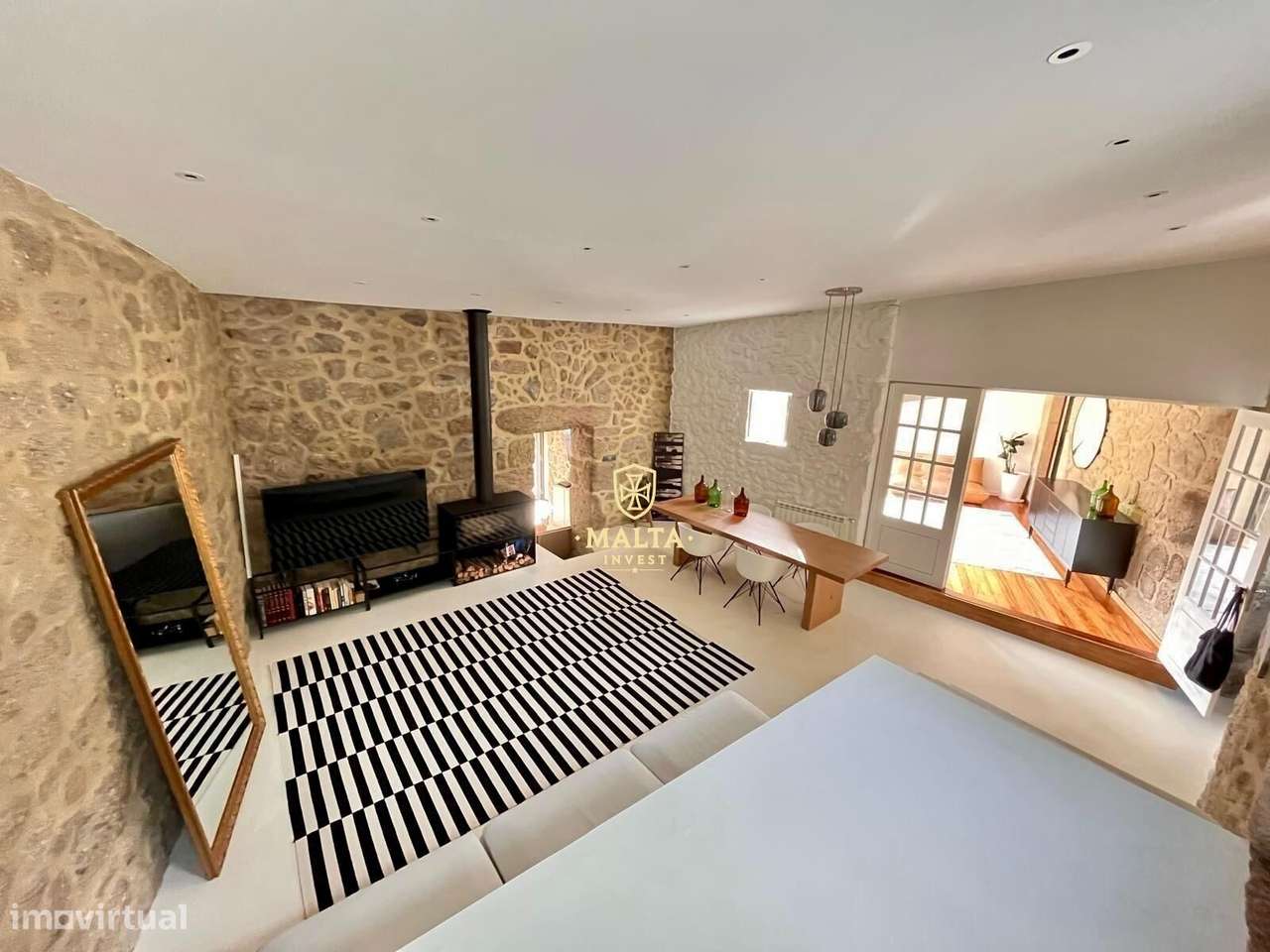 MORADIA EM PEDRA T2 – Charme Antigo com Conforto Moderno-7