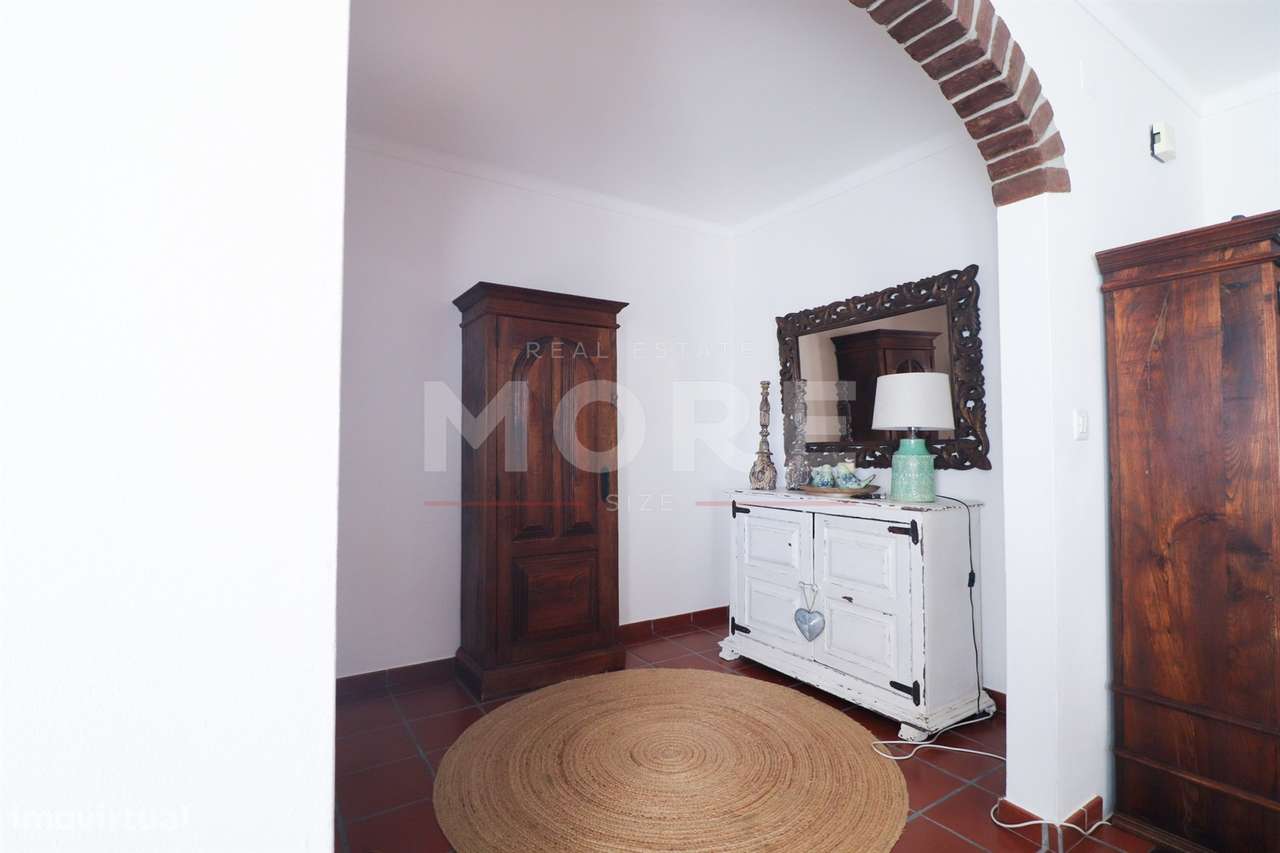 Moradia Unifamiliar T4 com Quintal e Garagem no Centro das Alcáçovas-5