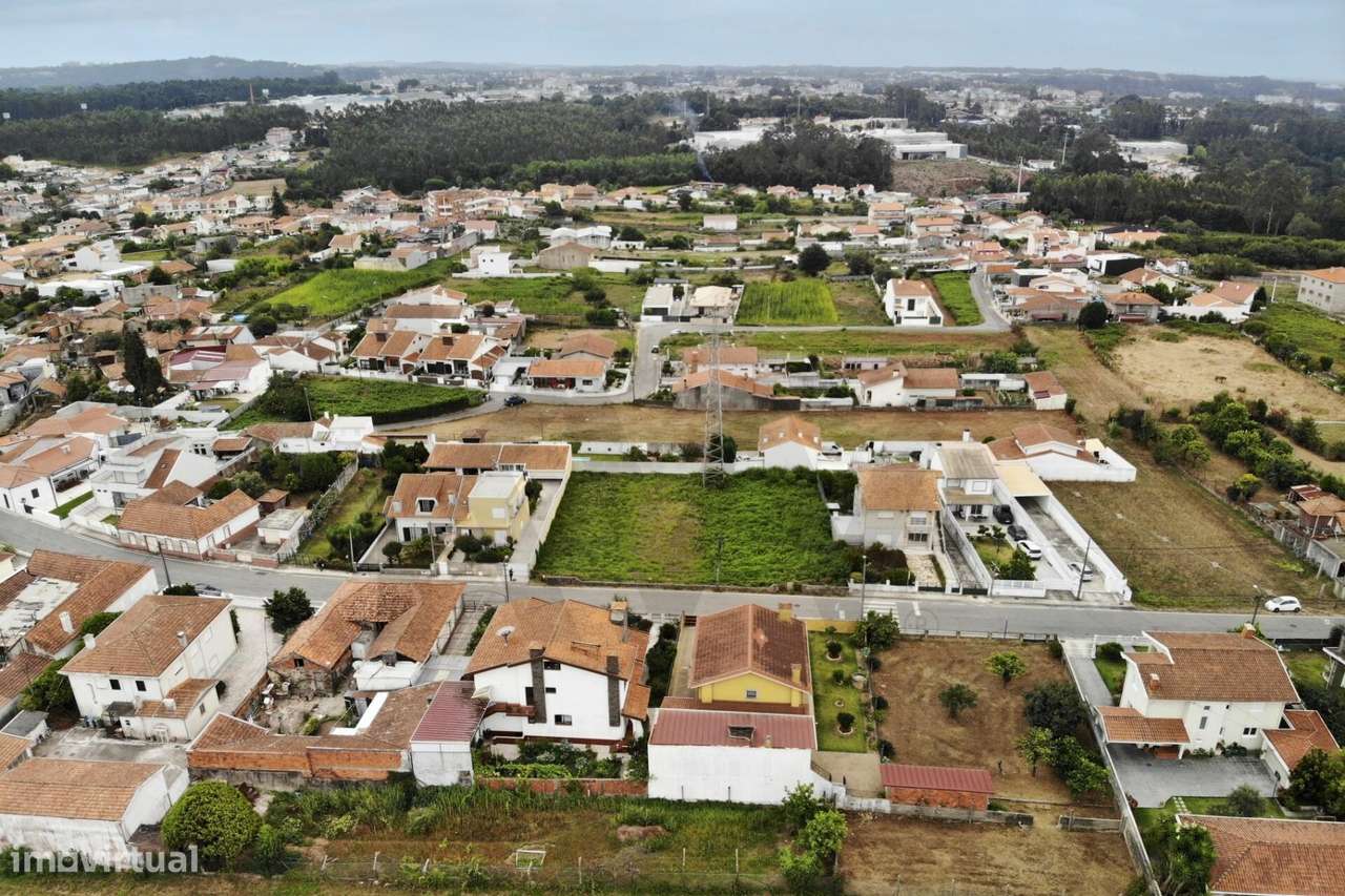 Terreno para Construção | 808 m2 | 400 m2 de Construção-8