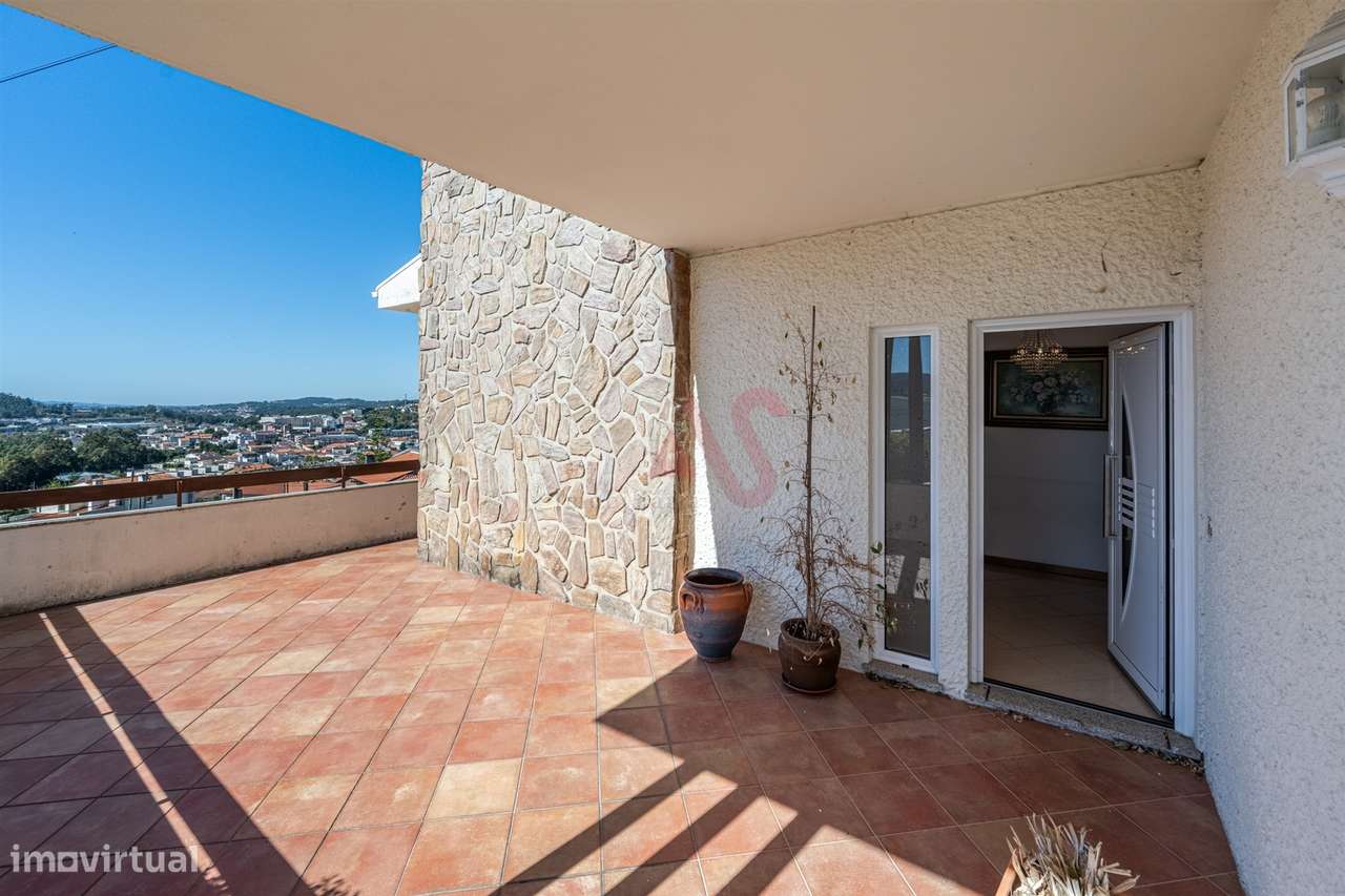 Moradia T5 com Vista Deslumbrante sobre a Cidade de Vizela-31