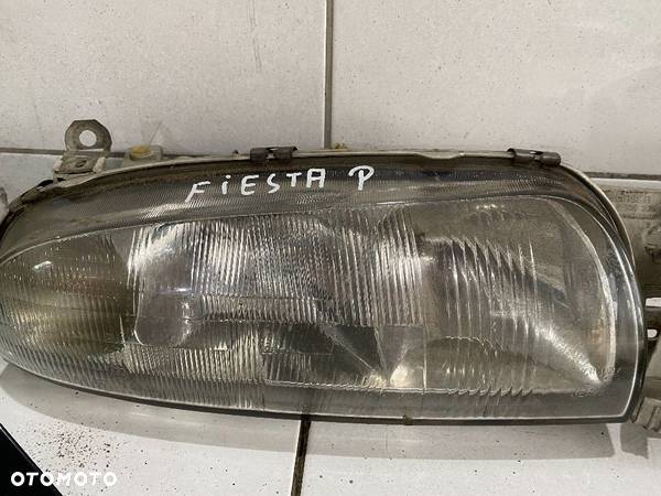 Lampa lampy przód Ford Fiesta MK4 - 3