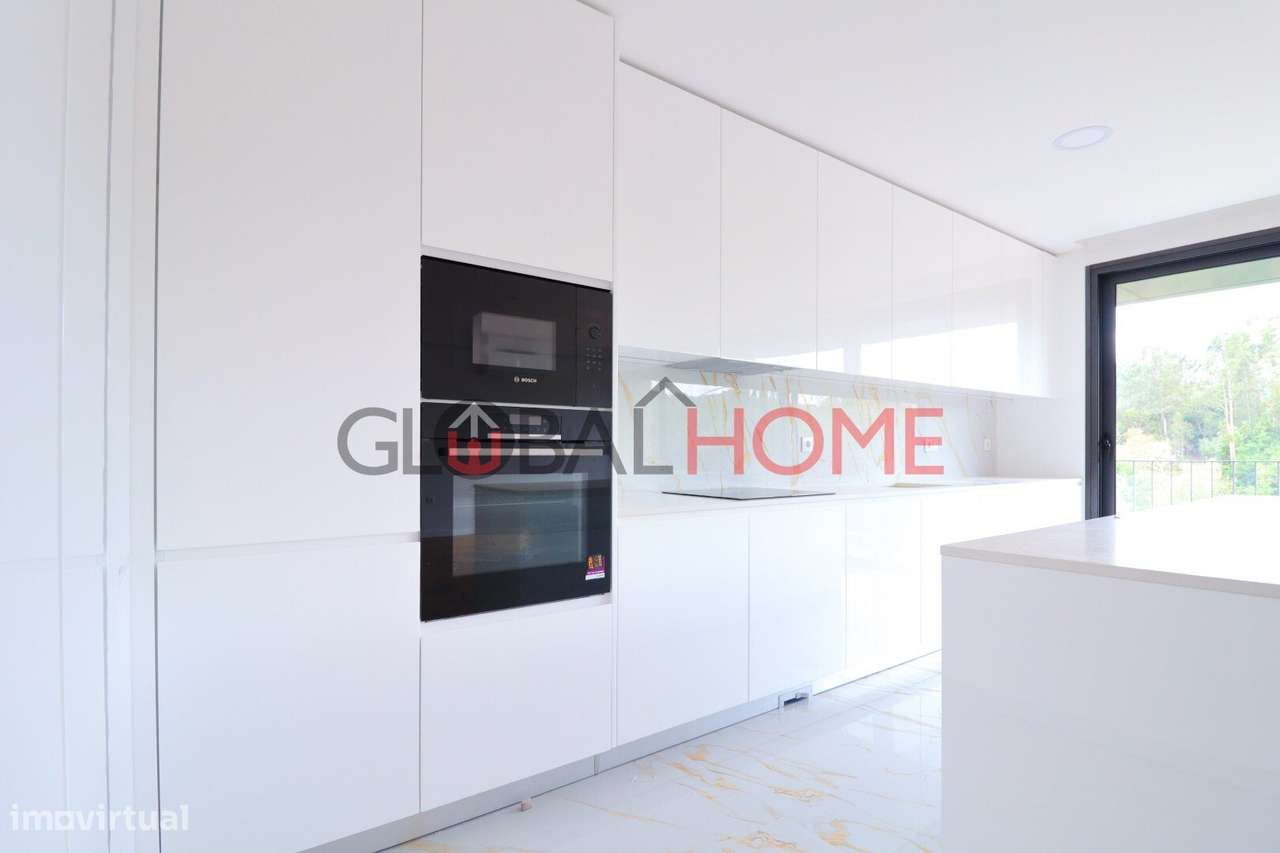 Moradia T3 Nova com Terraço e Piscina em São Pedro da Cova-11