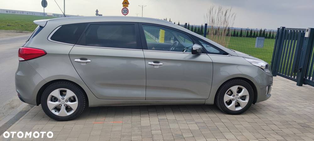 Kia Carens 1.7 CRDi XL 7os - 29