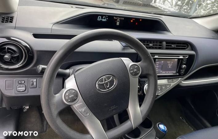 Toyota Prius Hybrid - 10