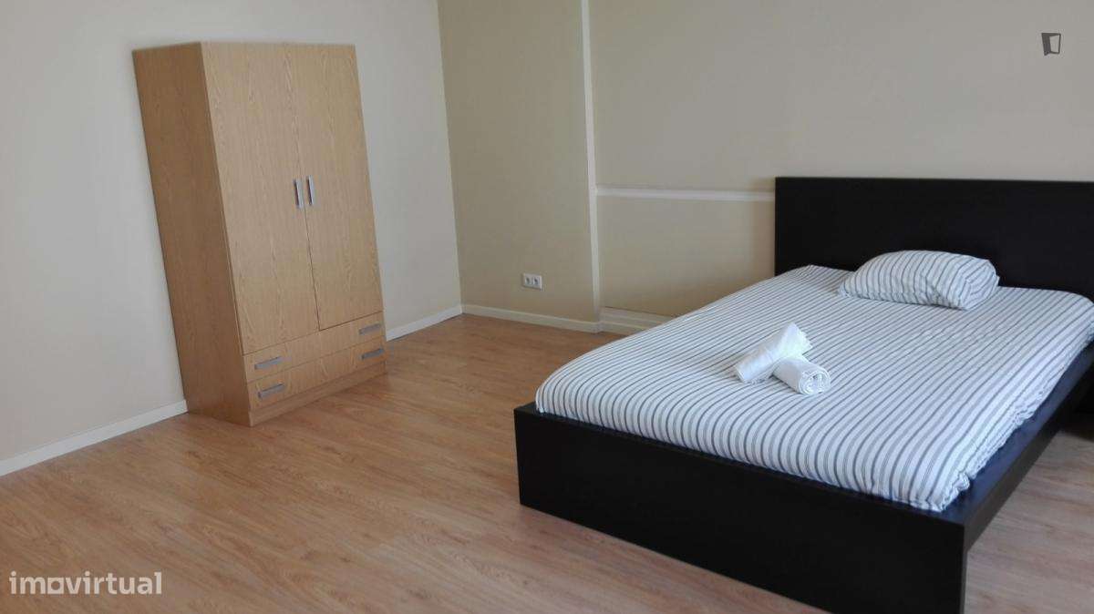 Estúdio - localizado em Baixa Coimbra - Grande imagem: 4/8