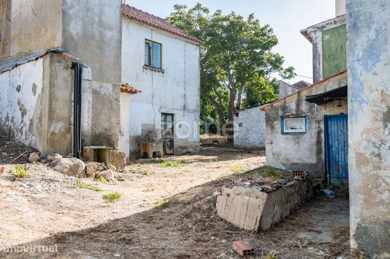 Lote Urbano, 5 fogos existentes _ ruínas.-8