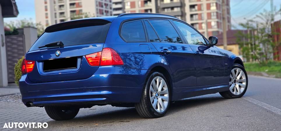 BMW Seria 3 318d Touring Aut. - 3