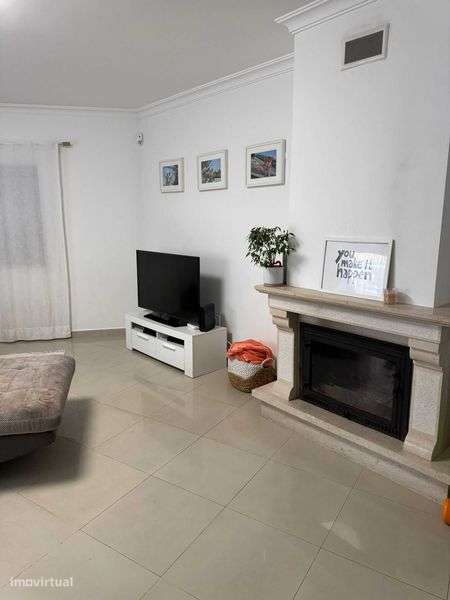 Moradia T4 Independente - Grande imagem: 4/12