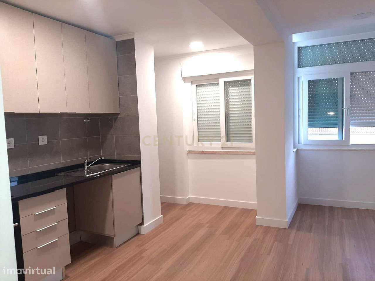 Apartamento de 3 Assoalhadas, totalmente renovado em Sacavém - Grande imagem: 5/12