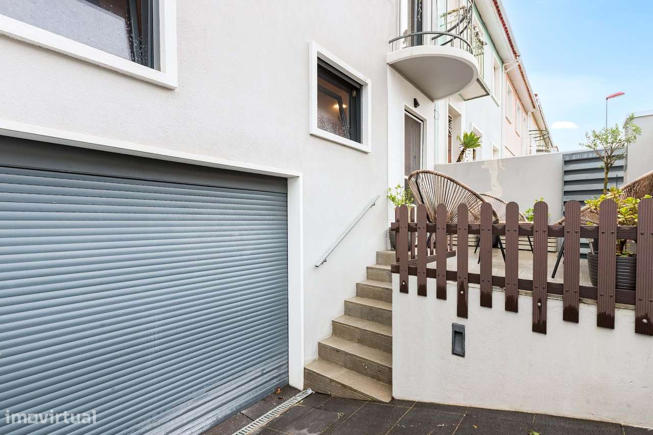 Moradia T4/5 com Piscina no Bairro de Santa Cruz – Benfica, Lisboa-2