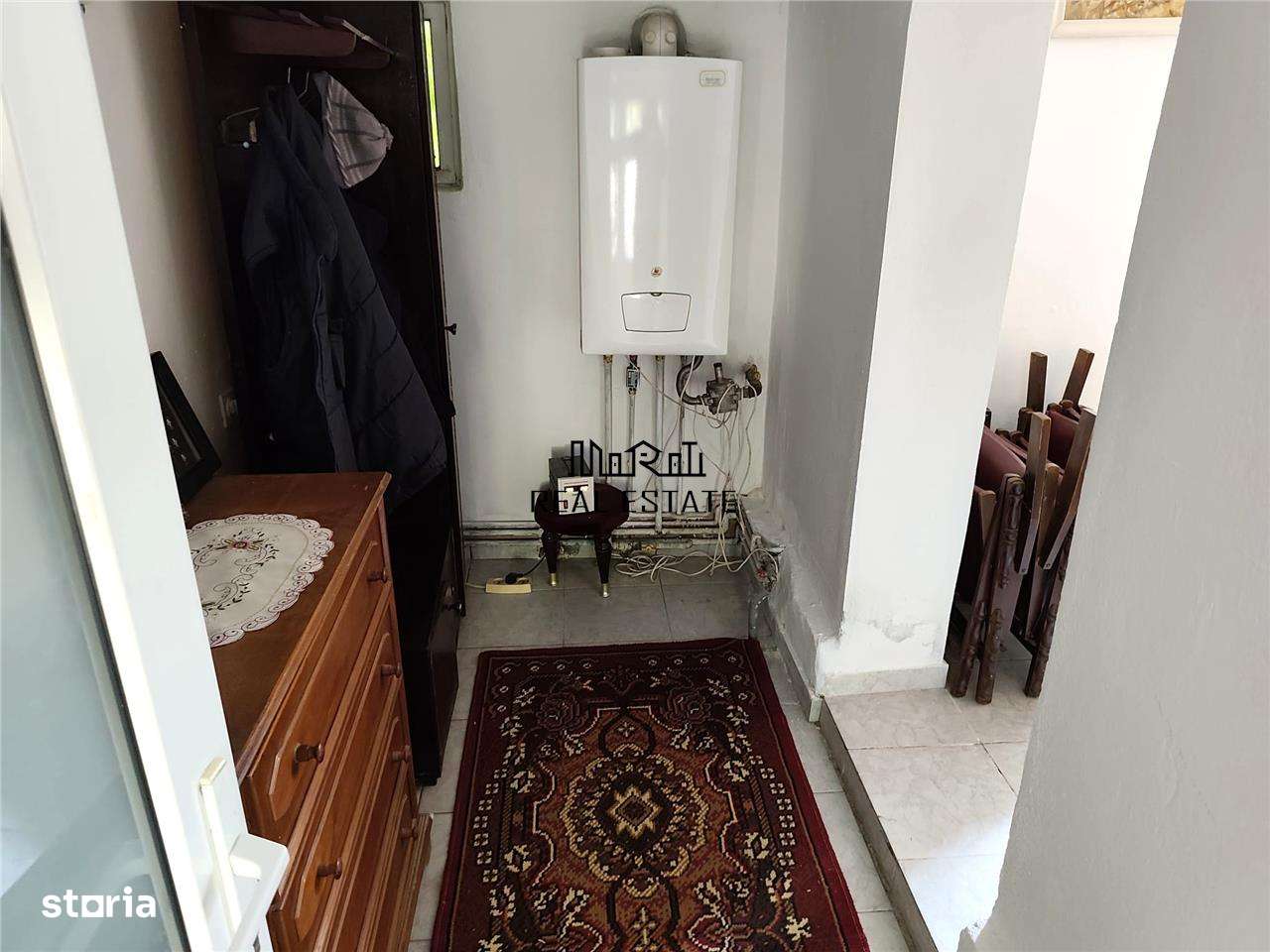 Proprietate spatioasa de vanzare in Gaesti, Dambovita - ideala pentru-11