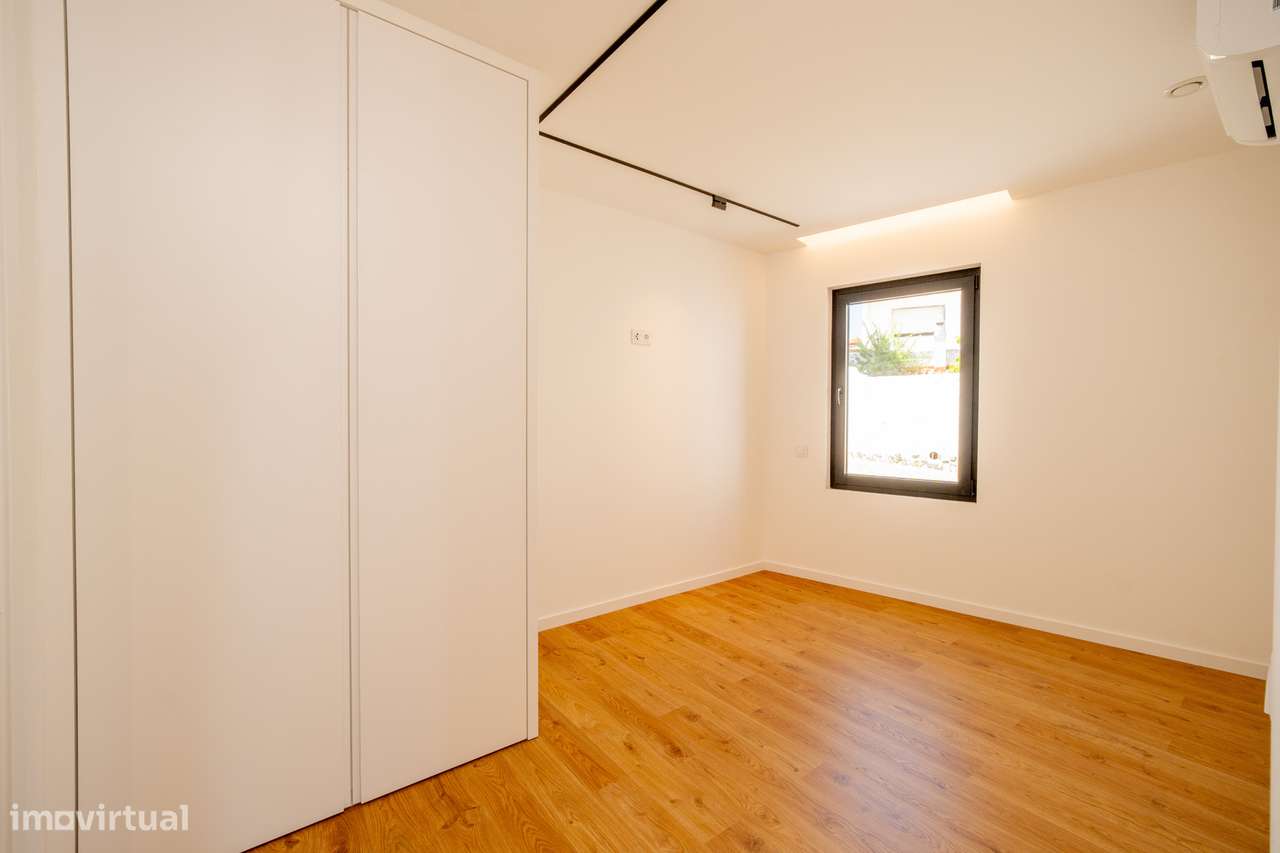 T3 Exclusivo | Design Contemporâneo | prox. à Praia da Areia Branca-43