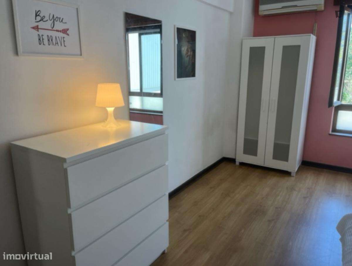 Quarto - localizado em Sete Rios Lisbon - Grande imagem: 3/31