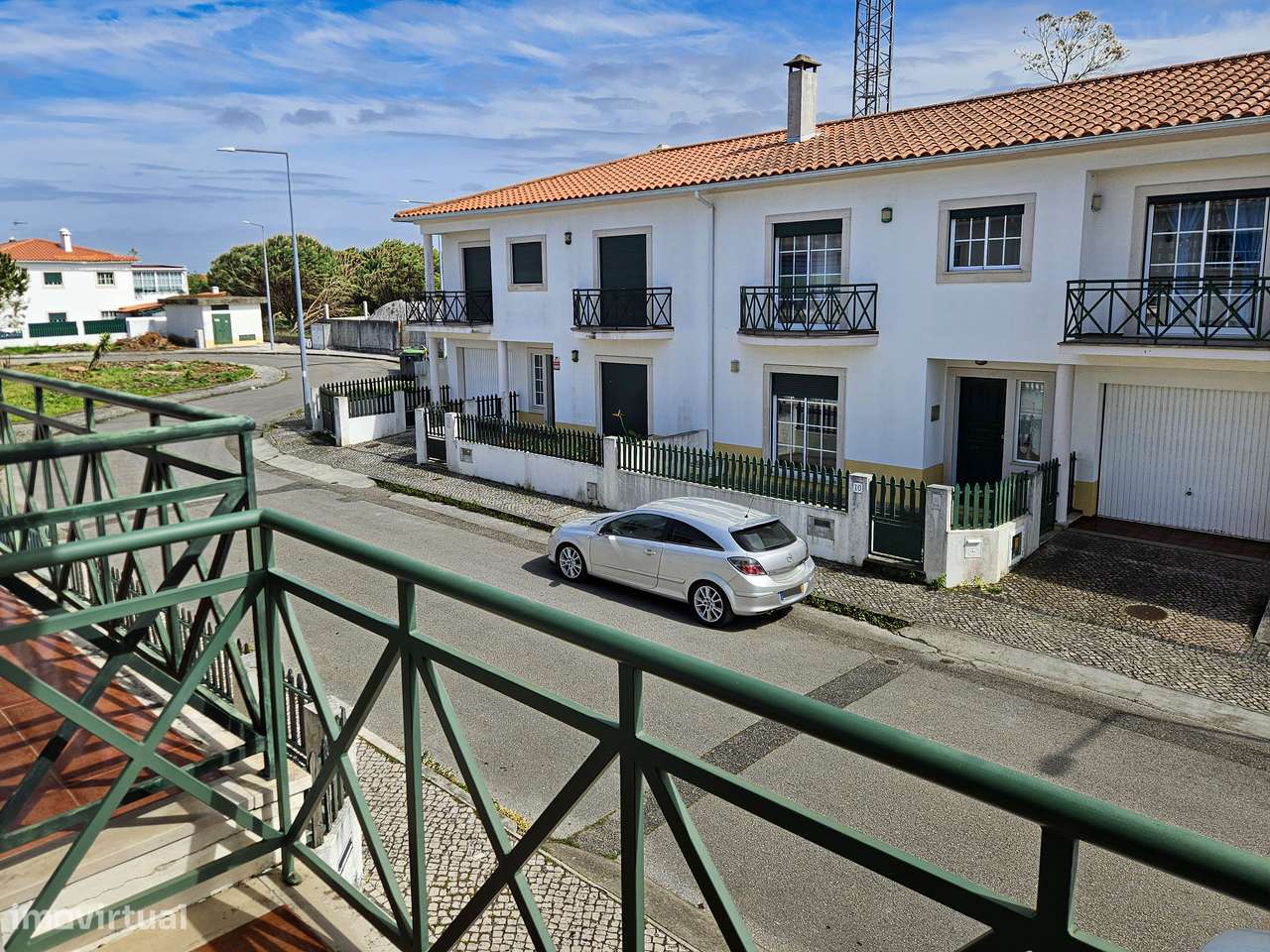 Moradia T5 com terraço e garagem, pronta a habitar-24