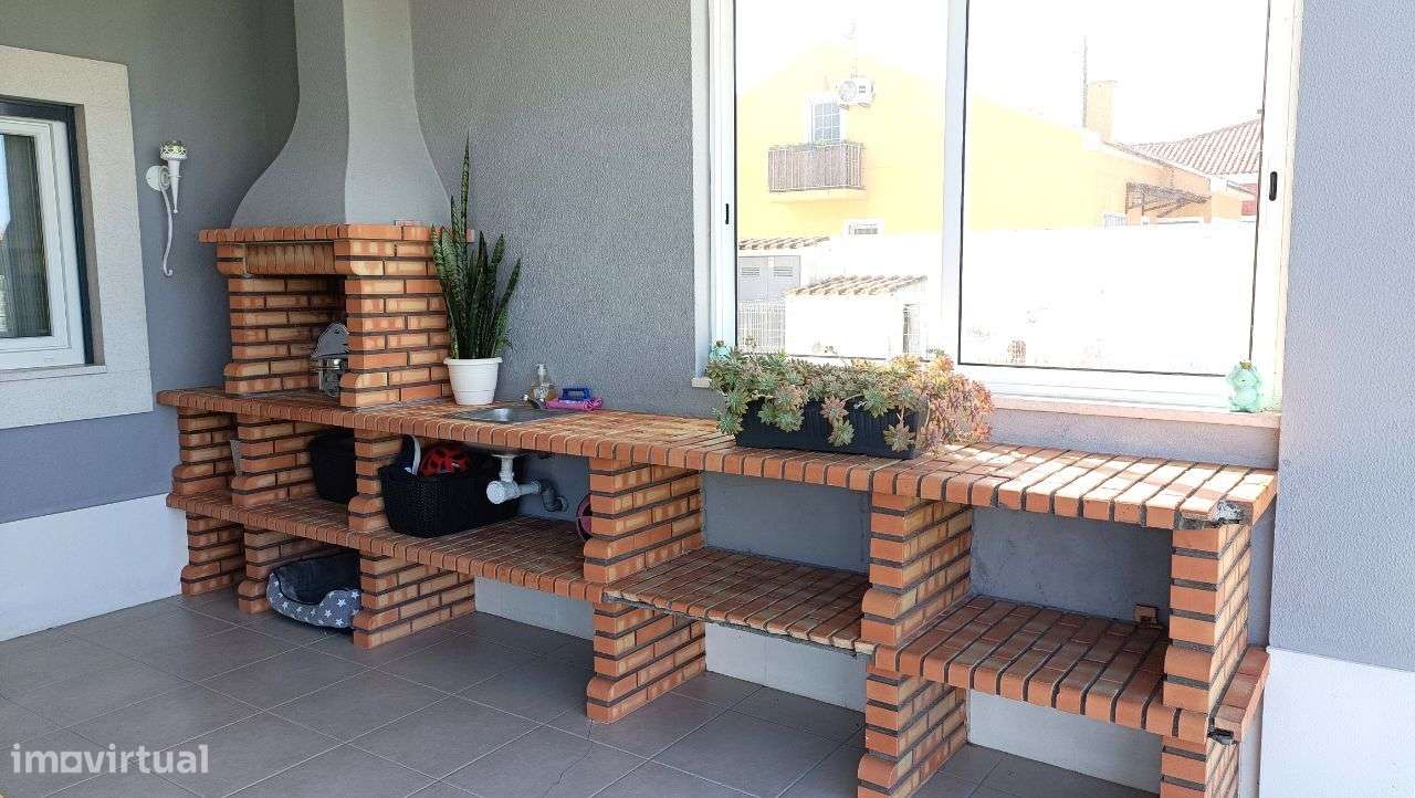 Moradia térrea isolada T4+1 | Piscina | Logradouro-33