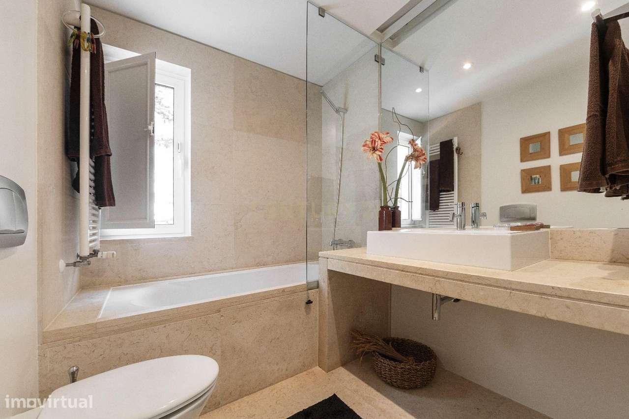 Vila T6 com piscina com área de terreno de 2895 m² na Praia d'el Rey-13