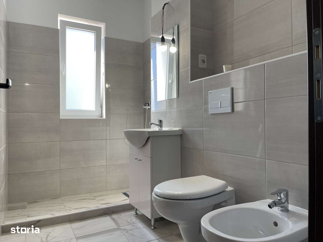 Apartament 3 camere, 72mp, decomandat, 116 430 euro TVA inclus, etaj 1 - Imagine principală: 3/15