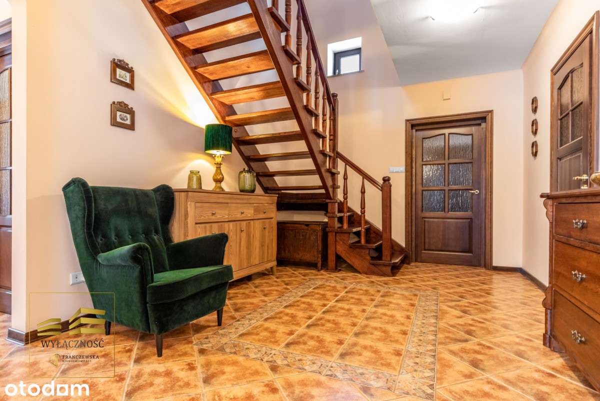 Dom wolnostojący  6 pokoi z dużą działką-3