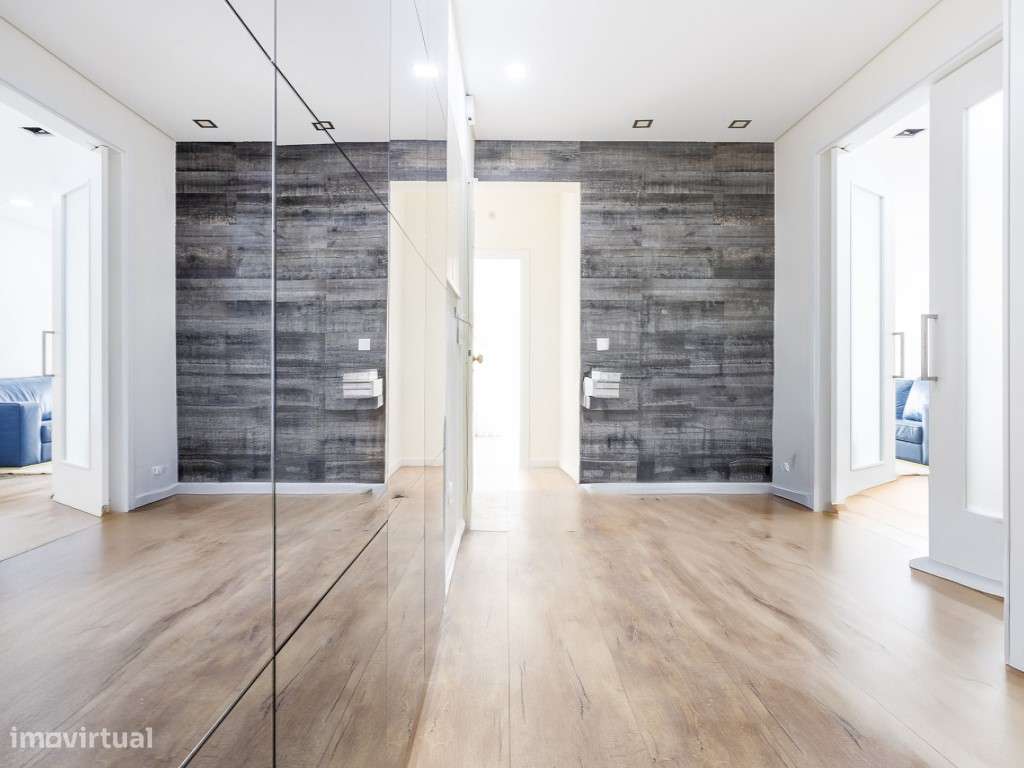 T3 com suíte e varanda em plena Av. João XXI - Grande imagem: 4/31