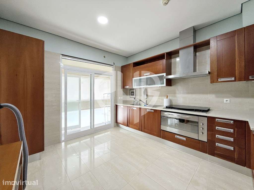 Apartamento T3+1 Duplex C/Terraço 250m2 // Condominio-45