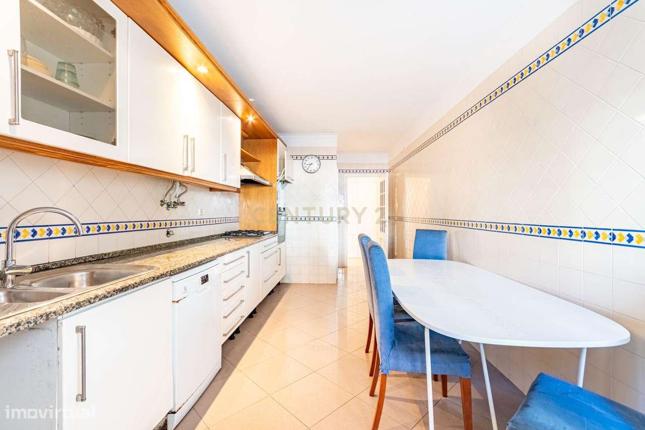 T3 com Terraço de 50m² a Sul, Garagem e Arrecadação | Jardins da Pared-7