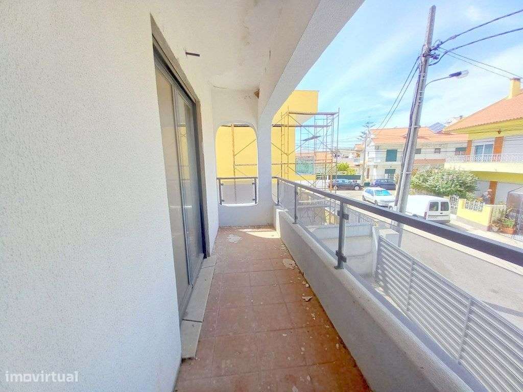 Vivenda Remodelada em Foros de Amora-13