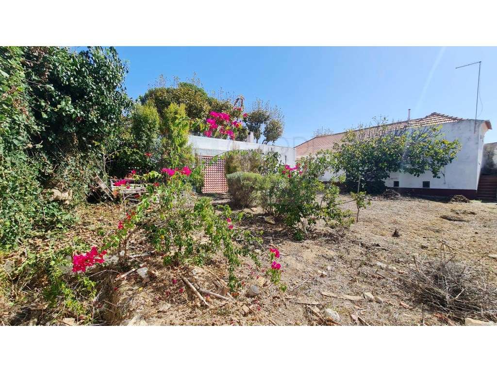 Moradia T6, lote 915m2, próxima da praia, na Parede, Cascais-31