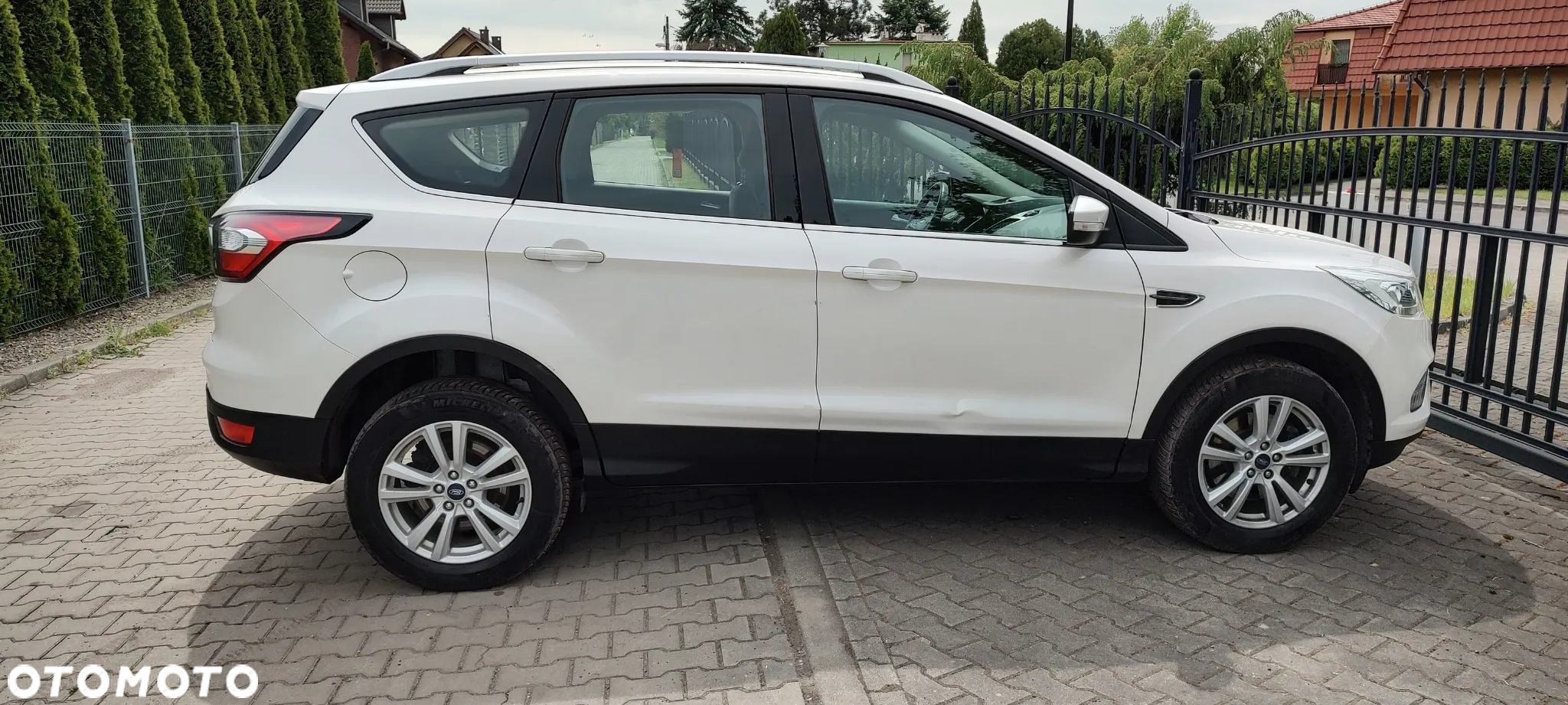 Ford Kuga - 4