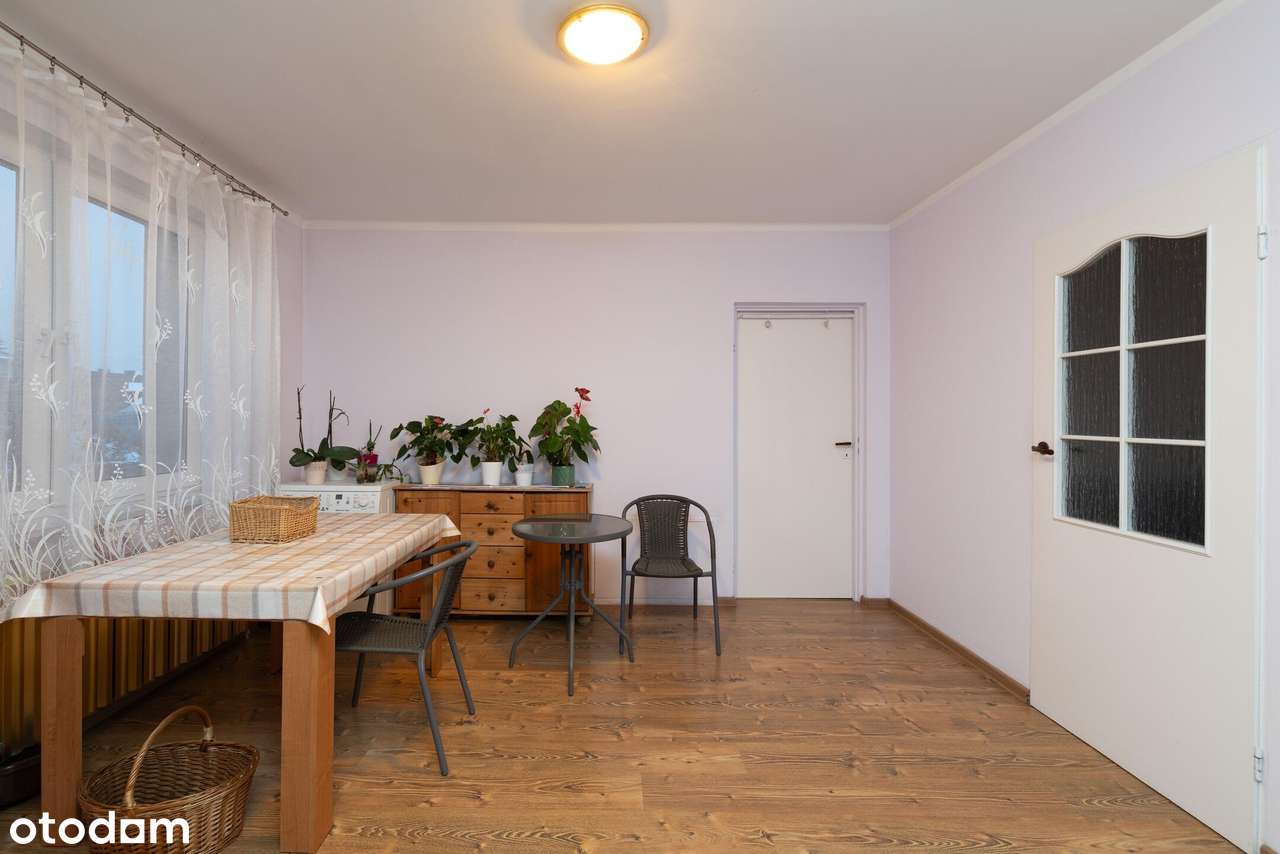 Dom i   działalność w samym centrum-16