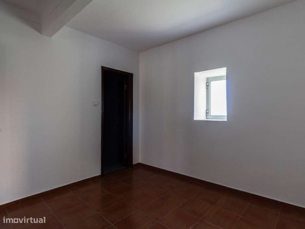 Moradia T2 no Centro de Atalaia do Campo - Grande imagem: 5/18