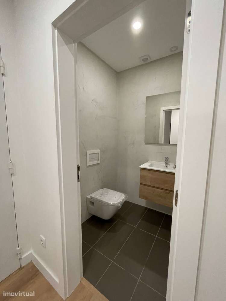 Viva perto do mar em Paço de Arcos: T3 novo com pátio e garagem-17